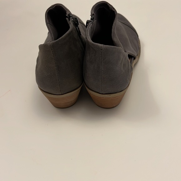 Report Bootie in Medium Gray Size 9 1/2, NWOT - Picture 6 of 7